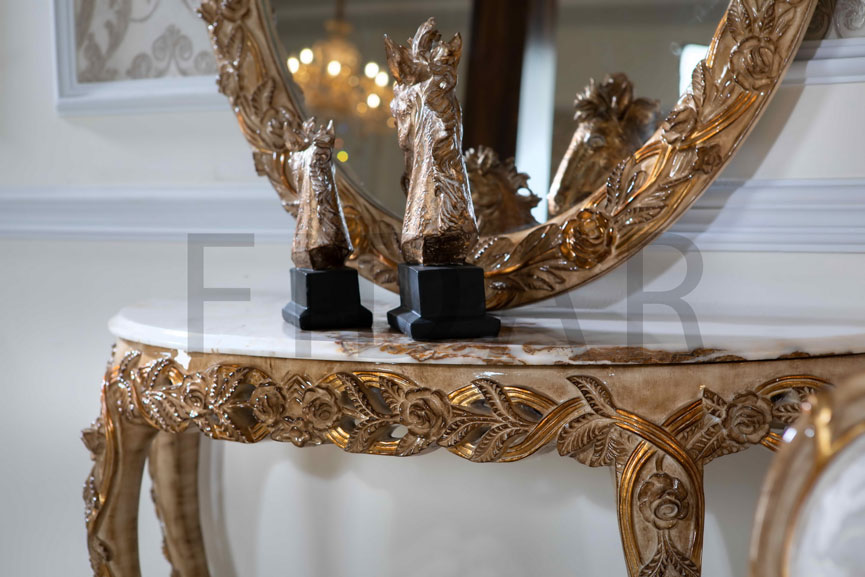 آینه با قاب چوبی کلاسیک